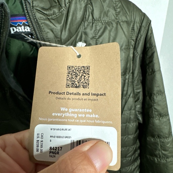 NWT($239) Patagonia Women’s Nano Puff Pine Needle Green Size Small - Picture 4 of 6